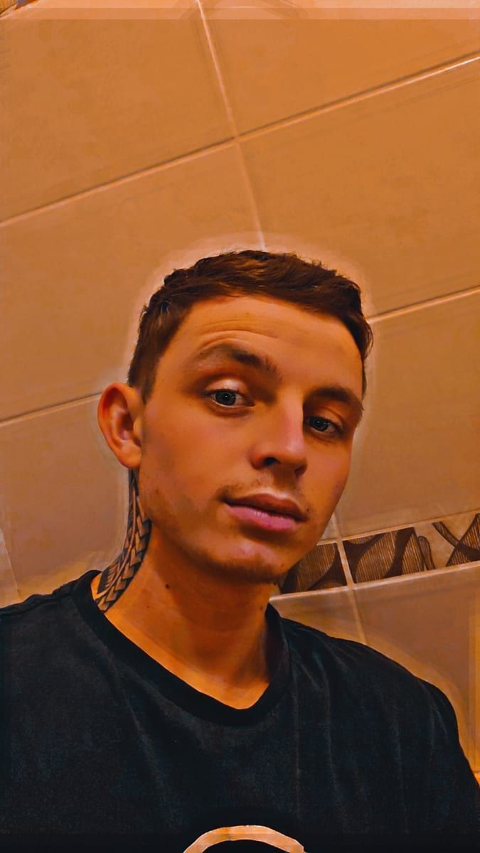 Profil von Hong